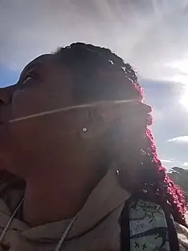 markquanna online show from November 2025 05:23:01 PM