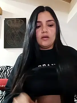 Snapshot of laura_dirtyhot chatting on October 2025 05:35:01 PM laura dirtyhot online show from October 2025 05:35:01 PM