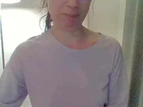 Snapshot of Moi_Lina chatting on June 2026 11:57:02 PM Moi Lina online show from June 2026 11:57:02 PM