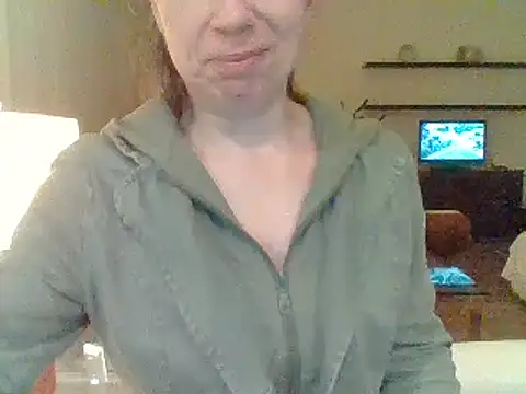 Snapshot of Moi_Lina chatting on June 2026 11:42:01 PM Moi Lina online show from June 2026 11:42:01 PM