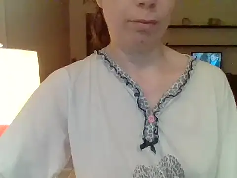 Snapshot of Moi_Lina chatting on June 2026 12:02:04 AM Moi Lina online show from June 2026 12:02:04 AM