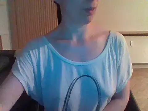 Snapshot of Moi_Lina chatting on July 2026 10:45:01 PM Moi Lina online show from July 2026 10:45:01 PM