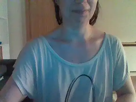 Snapshot of Moi_Lina chatting on August 2026 10:41:02 PM Moi Lina online show from August 2026 10:41:02 PM