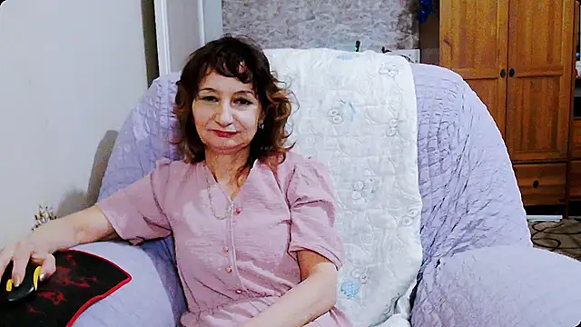 Snapshot of AnnieEltgant chatting on January 2025 02:31:01 PM AnnieEltgant online show from January 2025 02:31:01 PM