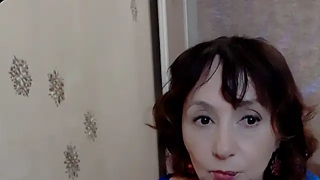 Snapshot of AnnieEltgant chatting on May 2026 03:42:02 PM AnnieEltgant online show from May 2026 03:42:02 PM