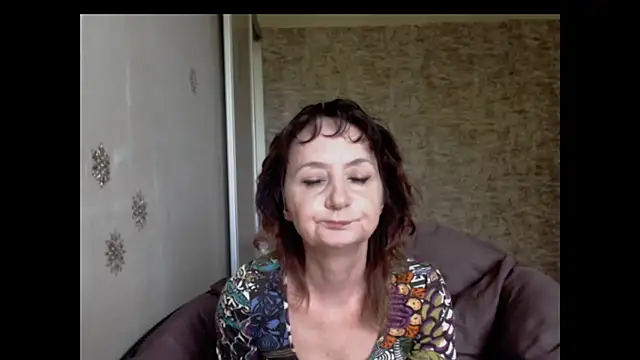 Snapshot of AnnieEltgant chatting on June 2026 07:32:02 AM AnnieEltgant online show from June 2026 07:32:02 AM
