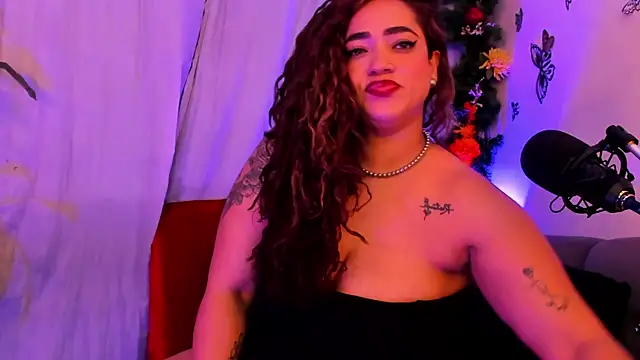 Snapshot of HannaMiills@xh chatting on April 2026 01:38:01 PM HannaMiillsxh online show from April 2026 01:38:01 PM