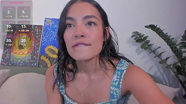 TIFFANYRUSSO online show from April 2026 05:32:02 AM