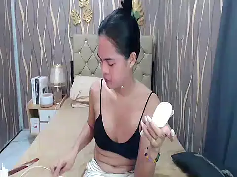 MilkyAnnaconda 69 online show from December 2024 01:26:02 AM