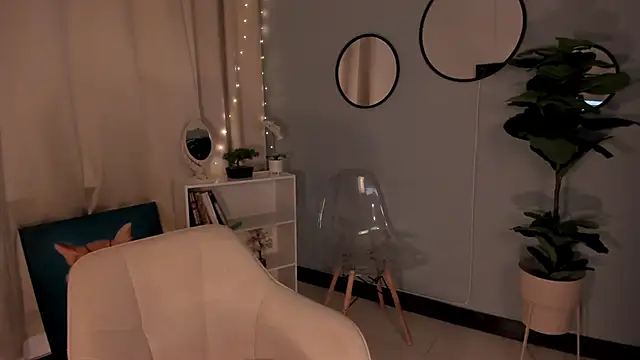 Snapshot of LiaPearce chatting on September 2025 12:42:02 PM LiaPearce online show from September 2025 12:42:02 PM