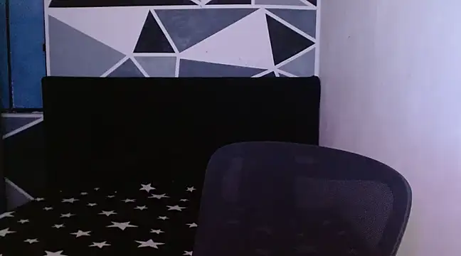 littlextreme online show from December 2024 04:11:01 AM