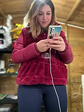 Snapshot of DaisyVibesss chatting on December 2024 01:14:01 PM DaisyVibesss online show from December 2024 01:14:01 PM