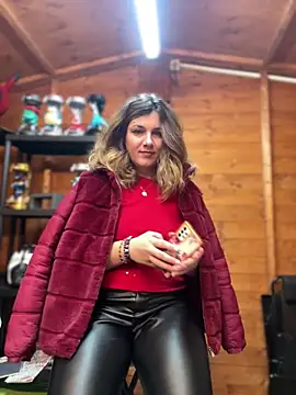 Snapshot of DaisyVibesss chatting on December 2024 04:40:02 PM DaisyVibesss online show from December 2024 04:40:02 PM