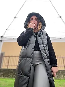 Snapshot of DaisyVibesss chatting on February 2025 02:00:01 PM DaisyVibesss online show from February 2025 02:00:01 PM