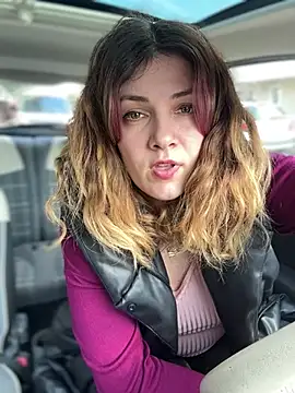 Snapshot of DaisyVibesss chatting on February 2025 12:02:02 PM DaisyVibesss online show from February 2025 12:02:02 PM