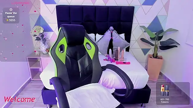 Snapshot of gisela27 chatting on October 2025 12:38:02 PM gisela27 online show from October 2025 12:38:02 PM