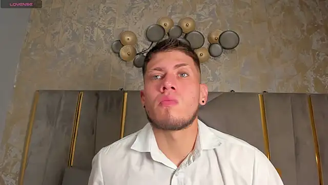 SebastianMaximoff online show from November 2025 07:24:01 PM