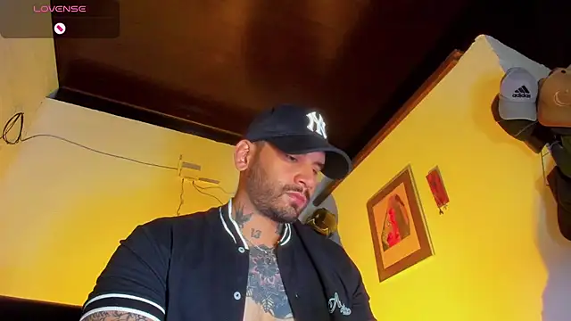 CamiloGray  online show from March 2025 01:37:02 PM