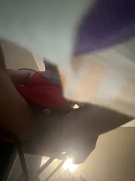 Snapshot of RomaLovesFamily chatting on September 2025 08:14:02 AM RomaLovesFamily online show from September 2025 08:14:02 AM