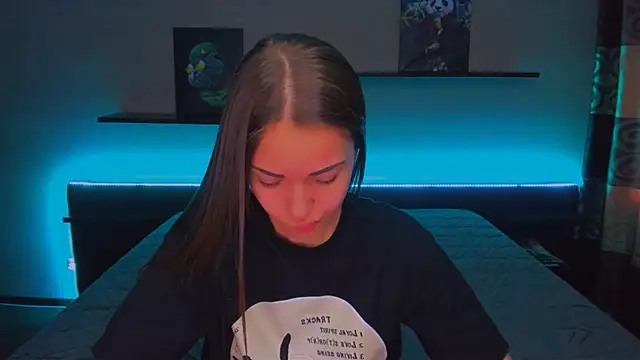 Snapshot of AlexaBarkley chatting on December 2024 03:09:01 AM AlexaBarkley online show from December 2024 03:09:01 AM