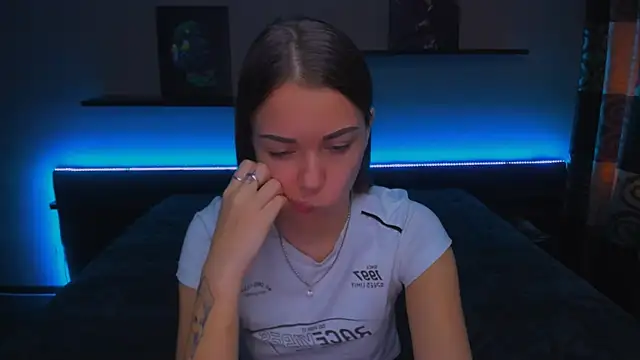 Snapshot of AlexaBarkley chatting on January 2025 06:18:02 AM AlexaBarkley online show from January 2025 06:18:02 AM