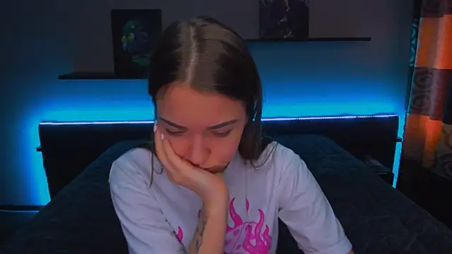 Snapshot of AlexaBarkley chatting on February 2025 06:20:01 AM AlexaBarkley online show from February 2025 06:20:01 AM