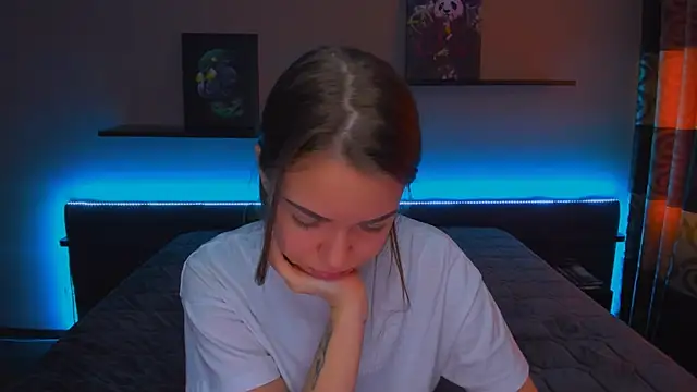 Snapshot of AlexaBarkley chatting on February 2025 03:17:02 AM AlexaBarkley online show from February 2025 03:17:02 AM