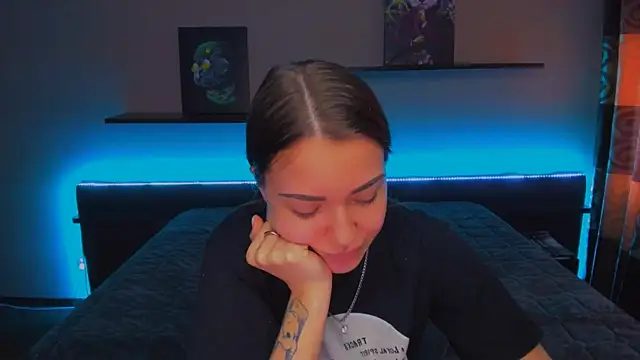 Snapshot of AlexaBarkley chatting on March 2025 06:26:02 AM AlexaBarkley online show from March 2025 06:26:02 AM