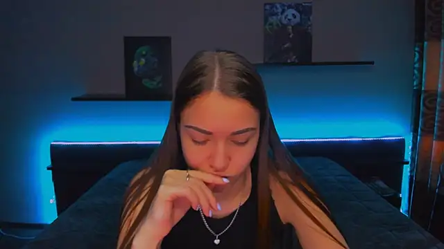 Snapshot of AlexaBarkley chatting on March 2025 06:14:02 AM AlexaBarkley online show from March 2025 06:14:02 AM