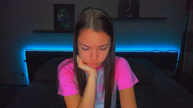 Snapshot of AlexaBarkley chatting on October 2025 12:11:02 AM AlexaBarkley online show from October 2025 12:11:02 AM