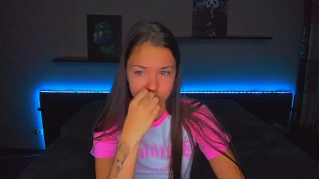 Snapshot of AlexaBarkley chatting on October 2025 12:10:02 AM AlexaBarkley online show from October 2025 12:10:02 AM