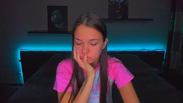 Snapshot of AlexaBarkley chatting on October 2025 12:11:02 AM AlexaBarkley online show from October 2025 12:11:02 AM