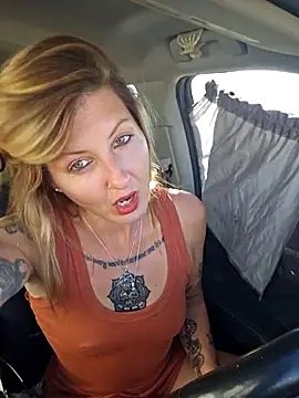 SheIsSomething online show from October 2025 09:42:01 PM