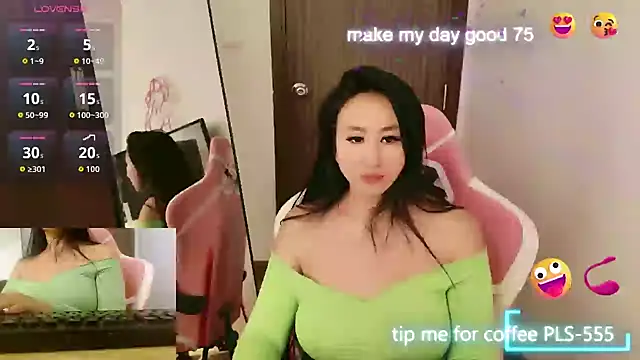 Snapshot of AsianQueens chatting on October 2025 03:24:01 PM AsianQueens online show from October 2025 03:24:01 PM