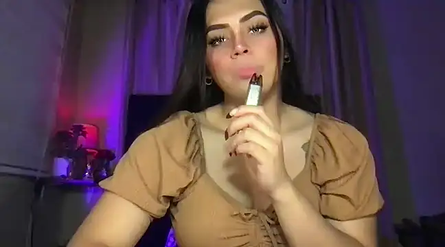Snapshot of _MissKhimberlyXxx_ chatting on December 2024 06:48:01 AM  MissKhimberlyXxx  online show from December 2024 06:48:01 AM