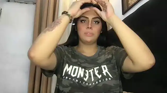 Snapshot of _MissKhimberlyXxx_ chatting on February 2025 01:08:01 PM  MissKhimberlyXxx  online show from February 2025 01:08:01 PM