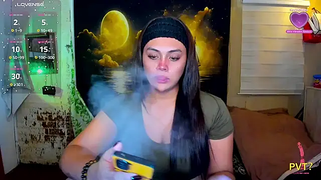 Snapshot of _MissKhimberlyXxx_ chatting on October 2025 01:33:02 PM  MissKhimberlyXxx  online show from October 2025 01:33:02 PM