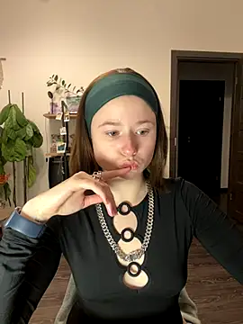 Snapshot of sweetest_pie chatting on December 2024 04:34:01 PM sweetest pie online show from December 2024 04:34:01 PM