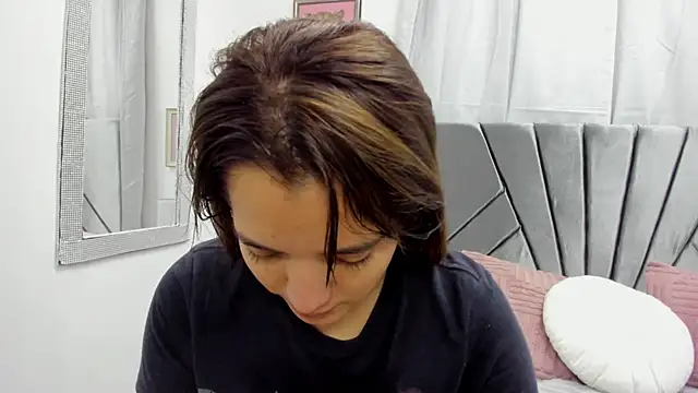 Snapshot of Gretten_wright chatting on February 2025 12:05:02 PM Gretten wright online show from February 2025 12:05:02 PM