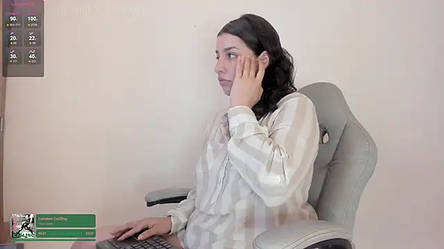 carmesix online show from December 2025 07:18:01 PM