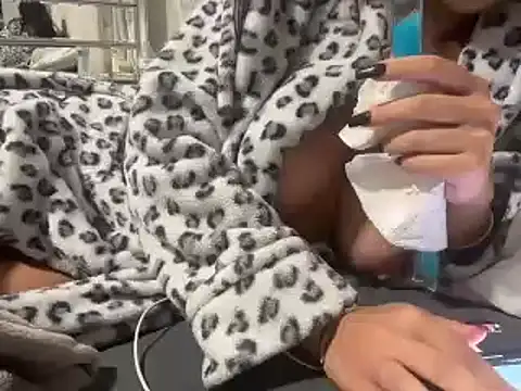 Snapshot of tbaexoxox chatting on September 2025 02:13:01 AM tbaexoxox online show from September 2025 02:13:01 AM