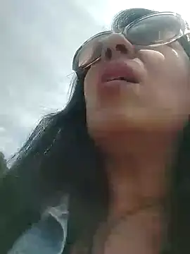 aisha latina online show from December 2024 04:27:01 PM