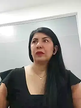 aisha latina online show from February 2025 02:32:02 PM