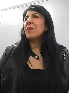 aisha latina online show from February 2025 05:34:01 PM