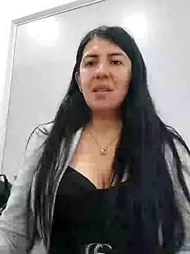 aisha latina online show from February 2025 04:37:02 PM