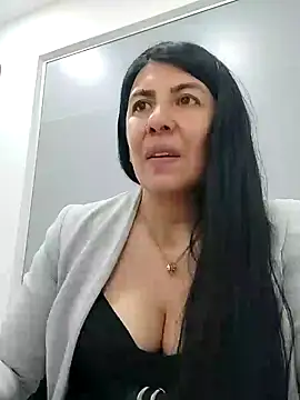 aisha latina online show from February 2025 08:49:02 PM