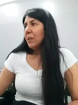 aisha latina online show from February 2025 07:47:02 PM