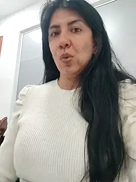 aisha latina online show from March 2025 02:53:02 PM