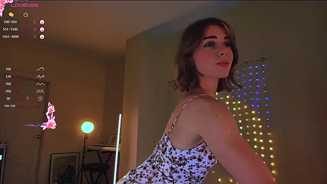 Snapshot of Arielle__03 chatting on December 2025 10:06:02 PM Arielle 03 online show from December 2025 10:06:02 PM