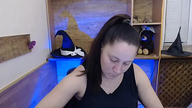 JosieJun  online show from October 2025 05:53:01 PM